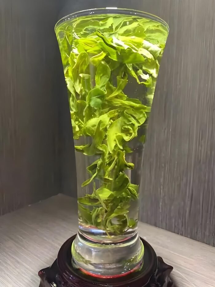 Lu'an Guapian Green Tea is a famous traditional Chinese tea and one of the top ten famous teas in China. It was an imperial tea in the Qing Dynasty.  