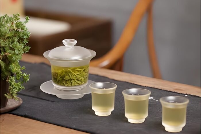 Wild old tree Biluochun green tea