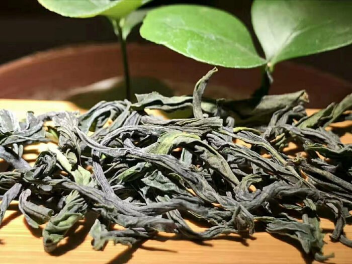 Lu'an Guapian Green Tea is a famous traditional Chinese tea and one of the top ten famous teas in China. It was an imperial tea in the Qing Dynasty.  