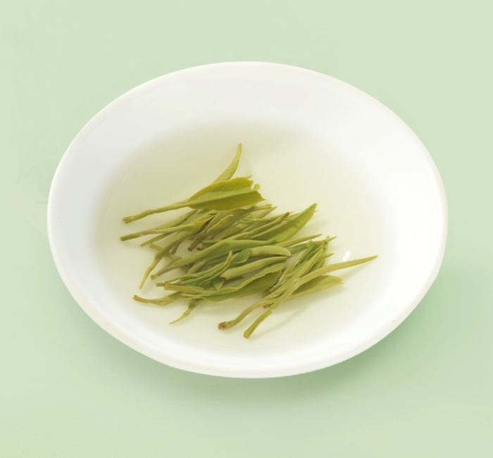 Songfeng green tea follows the legacy of tribute tea and smells the fragrance of tea from the prosperous times. 