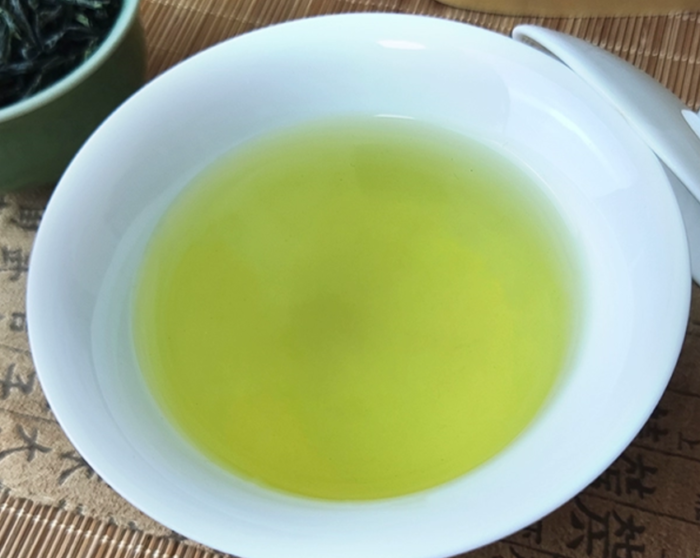 Lu'an Guapian Green Tea is a famous traditional Chinese tea and one of the top ten famous teas in China. It was an imperial tea in the Qing Dynasty.  