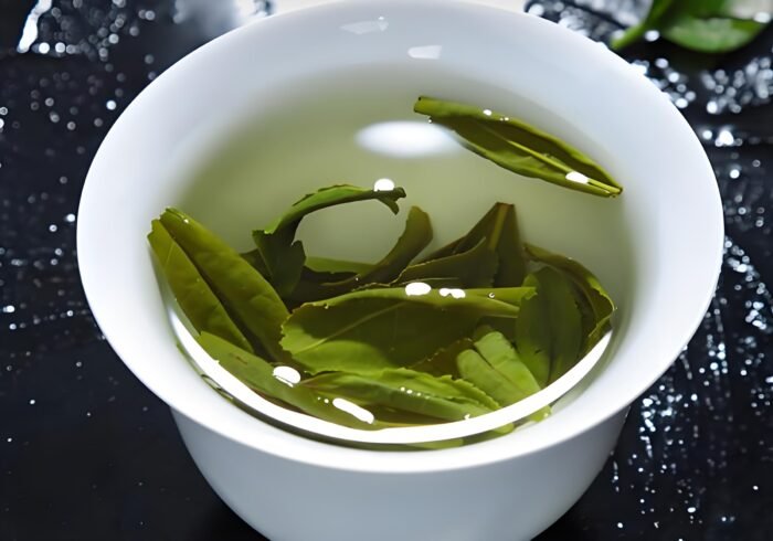 Lu'an Guapian Green Tea is a famous traditional Chinese tea and one of the top ten famous teas in China. It was an imperial tea in the Qing Dynasty.  