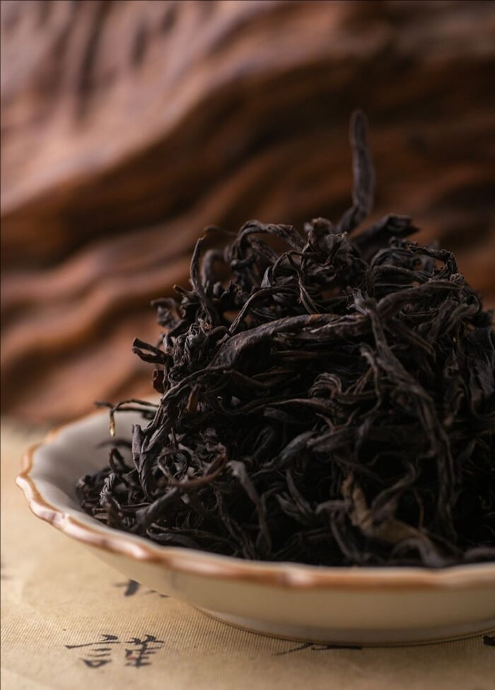The Queen of Black Tea, Keemun Wild Ancient Tree Black Tea, was born as early as 1,400 years ago in the Tangshan Dynasty of China. During the Guangxu period of the Qing Dynasty, it was even used as a daily drink for the royal family. 